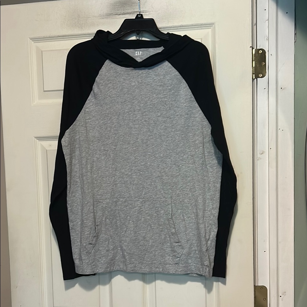 Gap Hoodie Size Large Black Gray